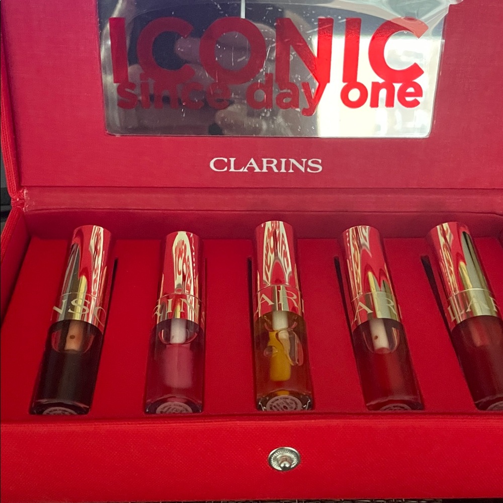 Clarins Lip Oil Collection in Red and Gold 5 lip oils - Picture 2 of 7